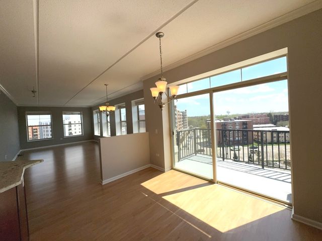 656 Pearson Street 701C, Des Plaines, IL 60016