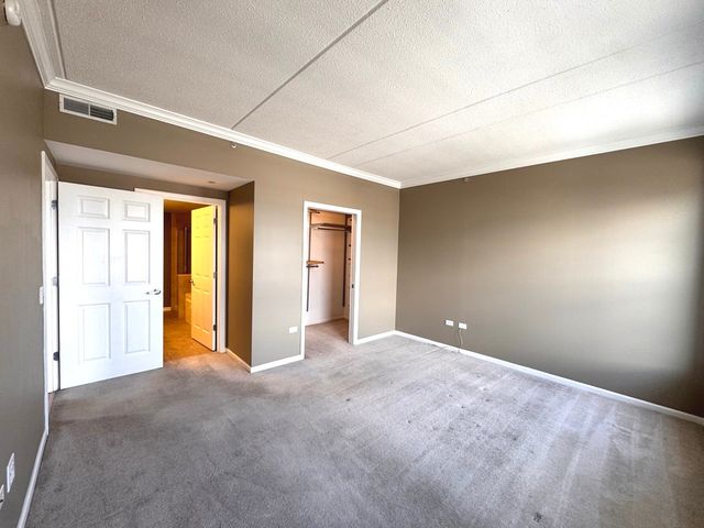 656 Pearson Street 701C, Des Plaines, IL 60016