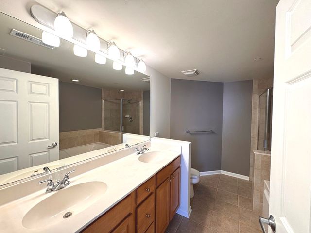 656 Pearson Street 701C, Des Plaines, IL 60016