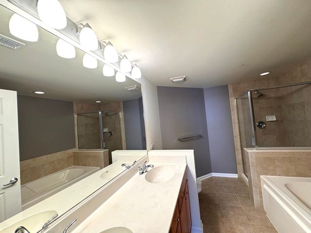 656 Pearson Street 701C, Des Plaines, IL 60016