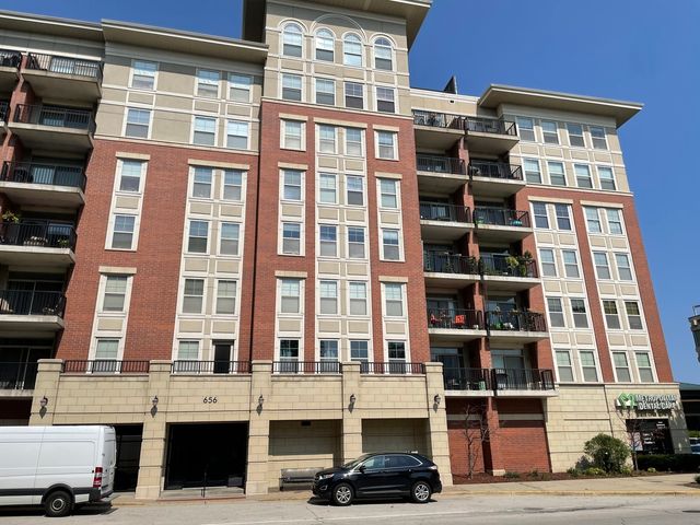 656 Pearson Street 701C, Des Plaines, IL 60016