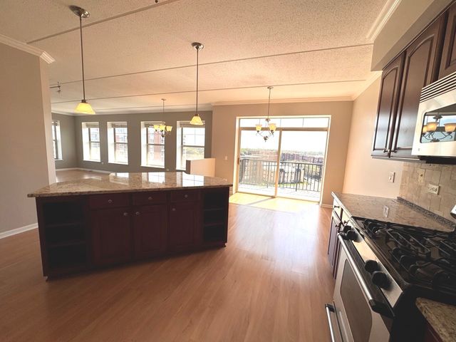 656 Pearson Street 701C, Des Plaines, IL 60016