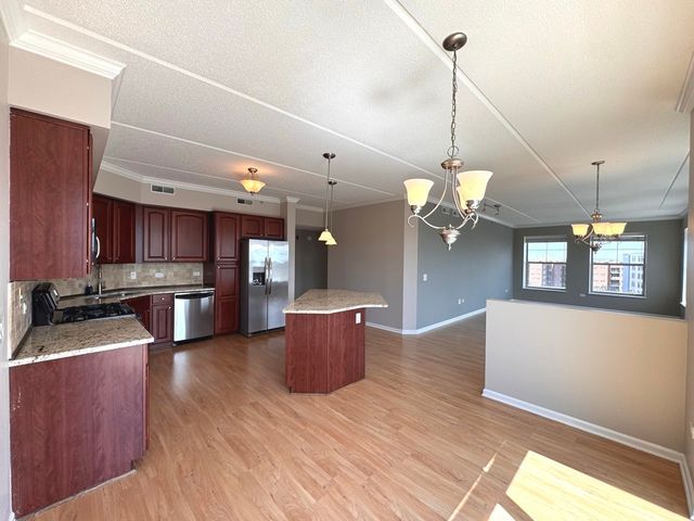656 Pearson Street 701C, Des Plaines, IL 60016