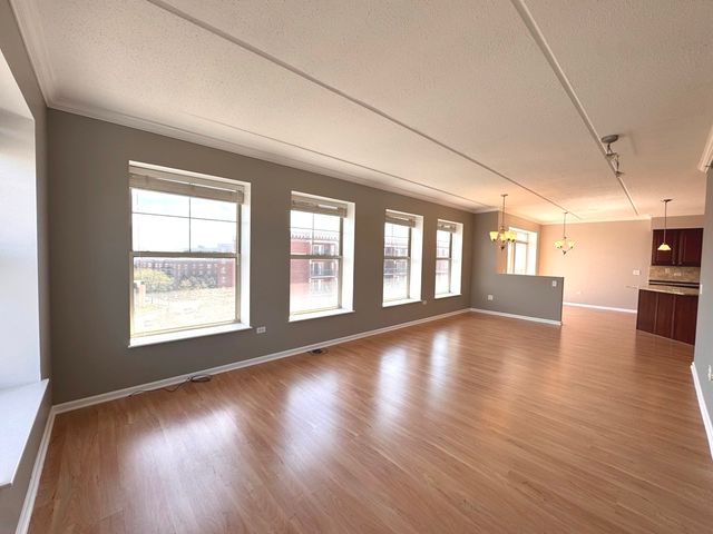 656 Pearson Street 701C, Des Plaines, IL 60016