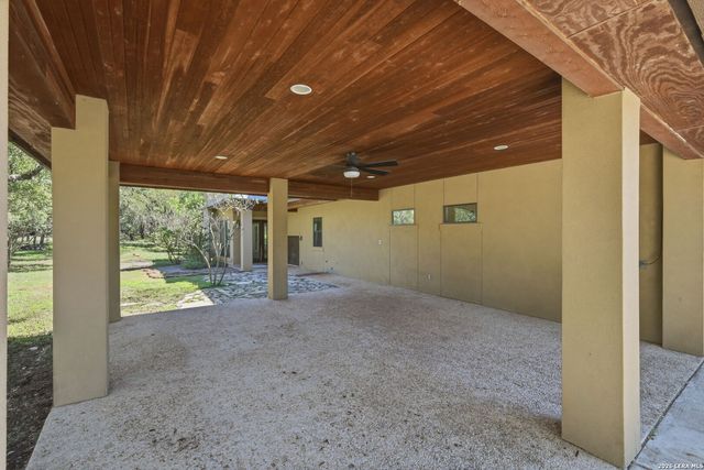 988 COYOTE RIDGE, Spring Branch, TX 78070