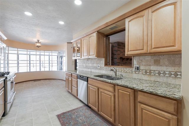 10033 Henderson Drive, Oklahoma City, OK 73139