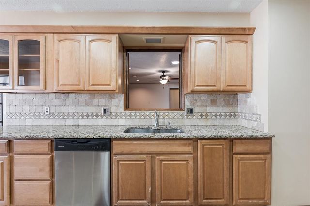 10033 Henderson Drive, Oklahoma City, OK 73139