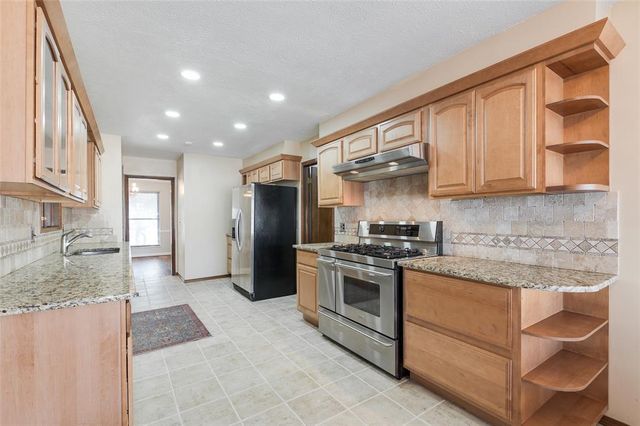 10033 Henderson Drive, Oklahoma City, OK 73139