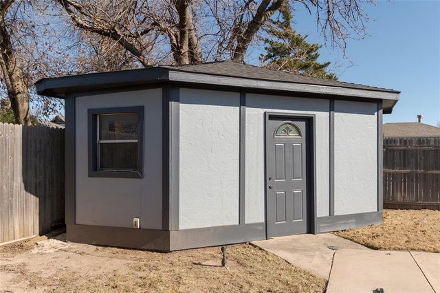 10033 Henderson Drive, Oklahoma City, OK 73139