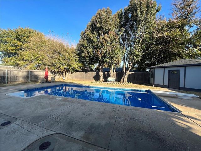 10033 Henderson Drive, Oklahoma City, OK 73139