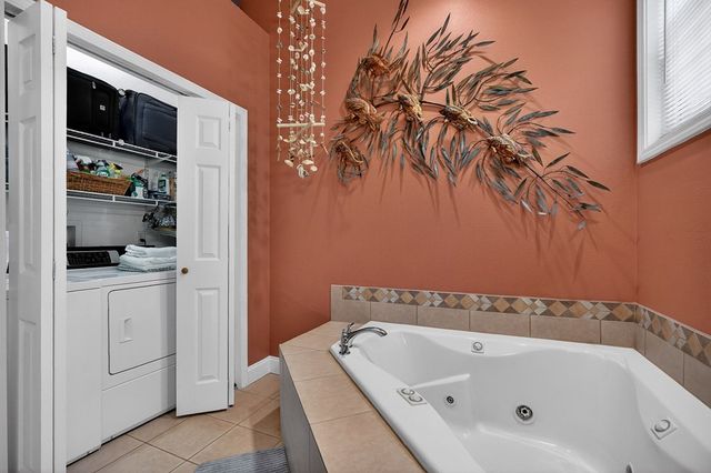 67 Woodlands Ct, Crossville, TN 38571