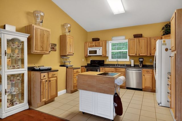 67 Woodlands Ct, Crossville, TN 38571