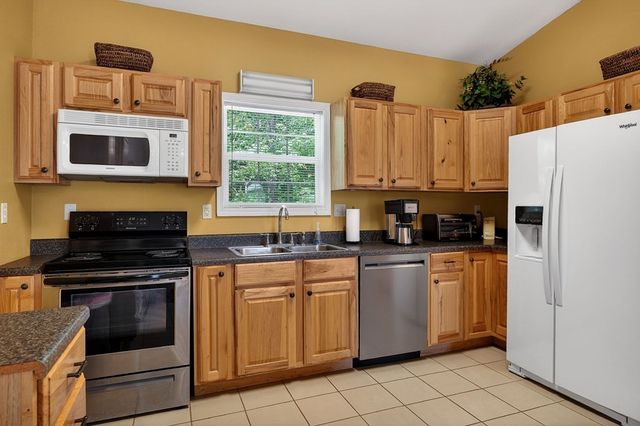 67 Woodlands Ct, Crossville, TN 38571