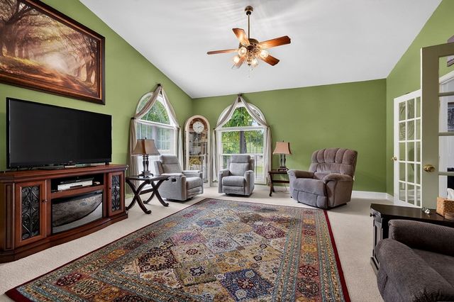 67 Woodlands Ct, Crossville, TN 38571