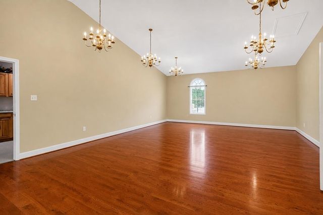 67 Woodlands Ct, Crossville, TN 38571