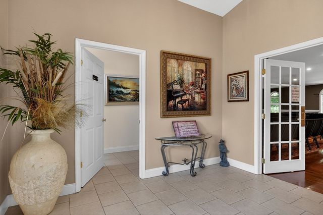 67 Woodlands Ct, Crossville, TN 38571