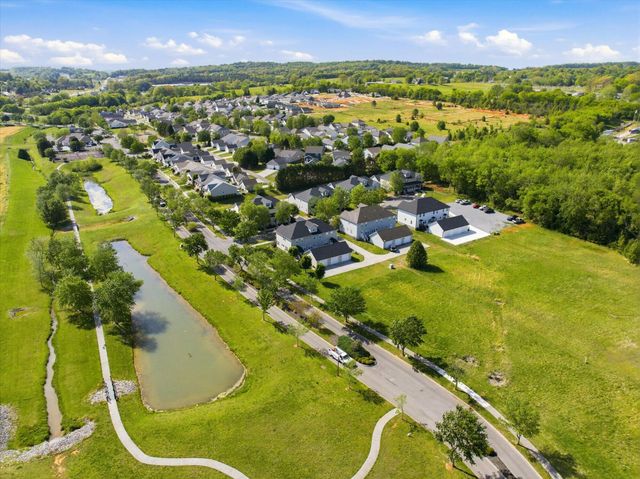 404 Ashbury Circle, Sweetwater, TN 37874