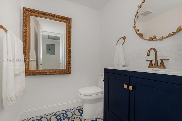 300 SW 134th Way 212E, Pembroke Pines, FL 33027