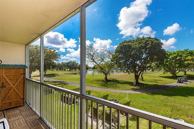 300 SW 134th Way 212E, Pembroke Pines, FL 33027