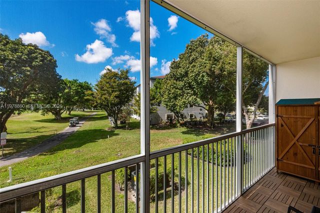 300 SW 134th Way 212E, Pembroke Pines, FL 33027