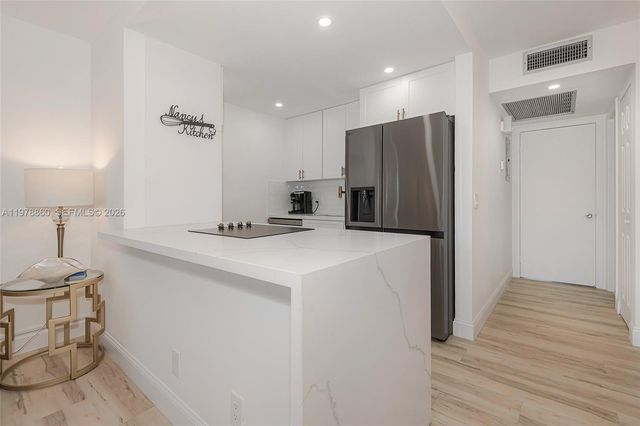 300 SW 134th Way 212E, Pembroke Pines, FL 33027