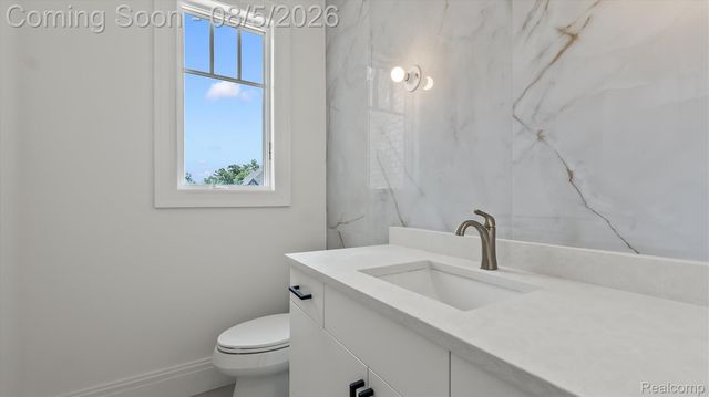 158 Enclave Court, Rochester Hills, MI 48306