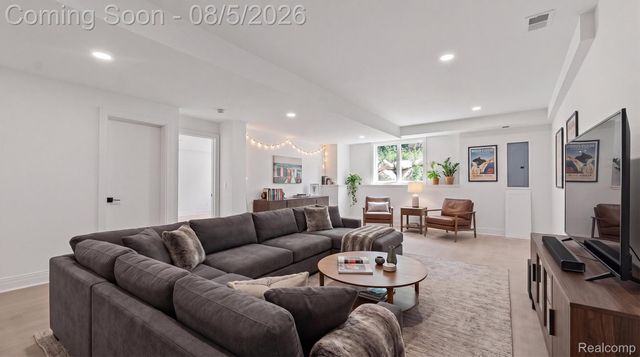 158 Enclave Court, Rochester Hills, MI 48306