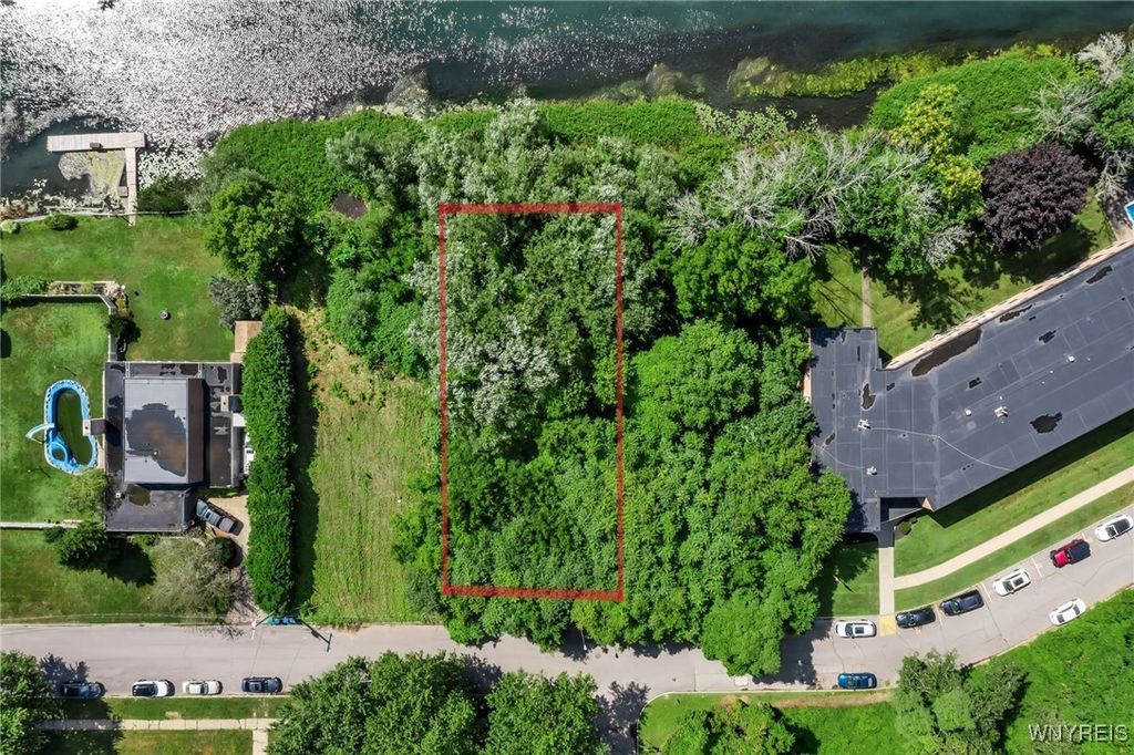 8301 Valle Drive, Niagara Falls, NY 14304