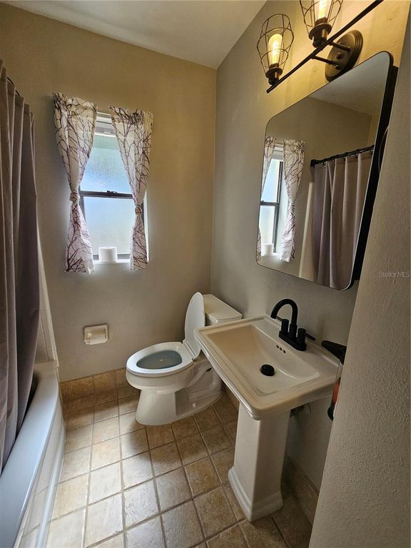 Image 14 of property listing at 1120 SAN LUIS DRIVE, Orlando, FL 32807