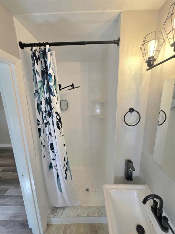 Image 16 of property listing at 1120 SAN LUIS DRIVE, Orlando, FL 32807