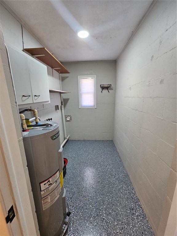 Image 8 of property listing at 1120 SAN LUIS DRIVE, Orlando, FL 32807