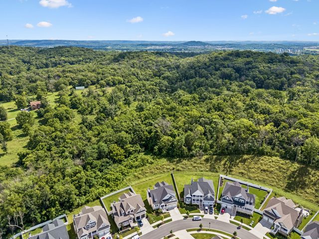 784 Westchester Cir, Hendersonville, TN 37075