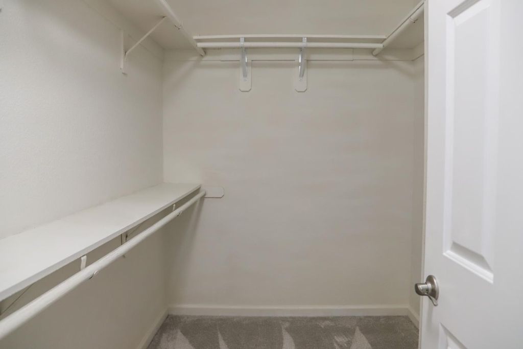 Image 13 of property listing at 5486 W Sample Avenue, Fresno, CA 93722