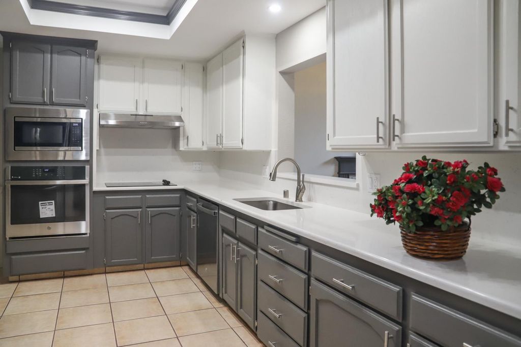 Image 3 of property listing at 5486 W Sample Avenue, Fresno, CA 93722