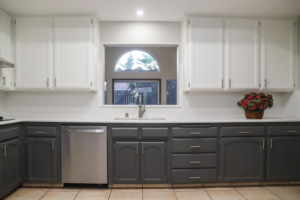 Image 4 of property listing at 5486 W Sample Avenue, Fresno, CA 93722