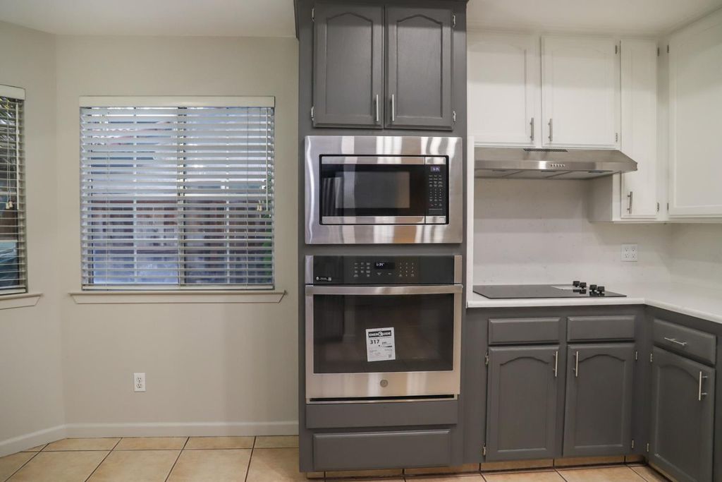 Image 5 of property listing at 5486 W Sample Avenue, Fresno, CA 93722