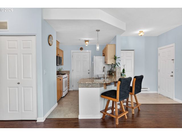 14810 Sw SANDHILL Loop 101, Beaverton, OR 97007