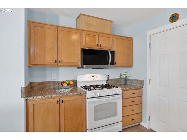 14810 Sw SANDHILL Loop 101, Beaverton, OR 97007