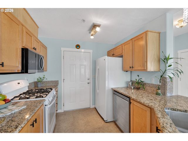 14810 Sw SANDHILL Loop 101, Beaverton, OR 97007