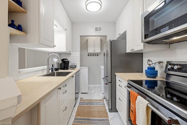 1001 Autumn Woods Ln Apt 111, Virginia Beach, VA 23454