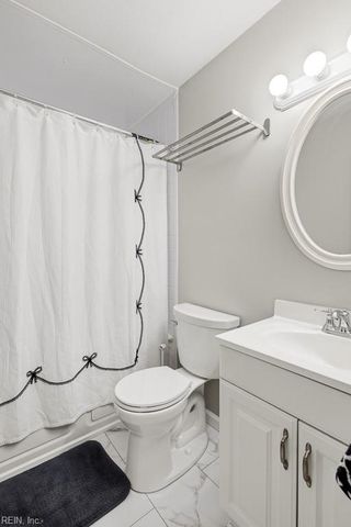 1001 Autumn Woods Ln Apt 111, Virginia Beach, VA 23454