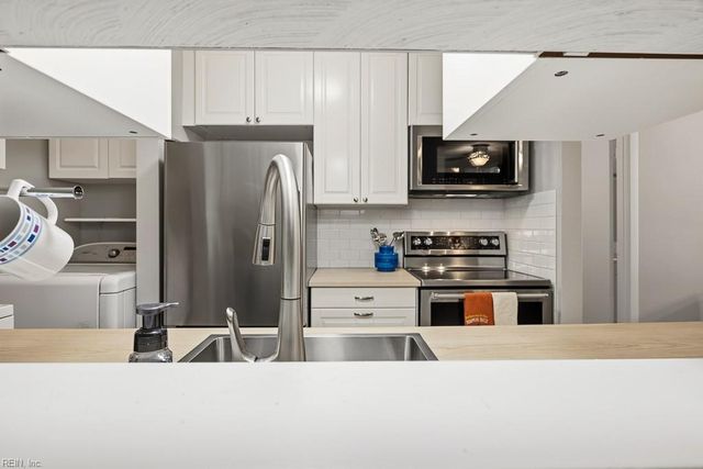 1001 Autumn Woods Ln Apt 111, Virginia Beach, VA 23454