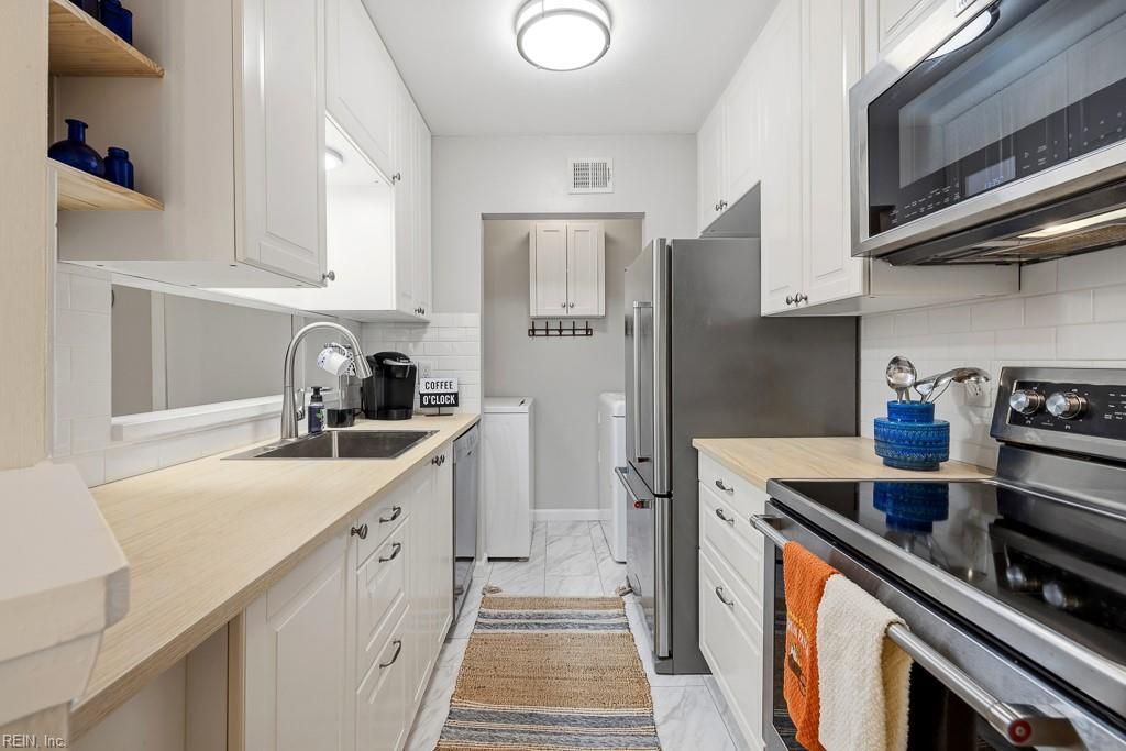 1001 Autumn Woods Ln Apt 111, Virginia Beach, VA 23454