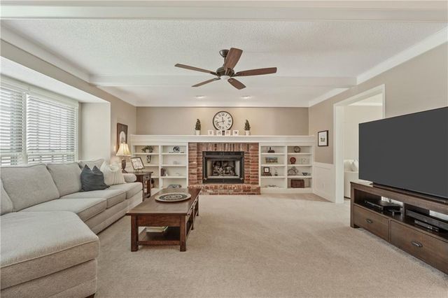 8410 Greenwood Circle, Lenexa, KS 66215