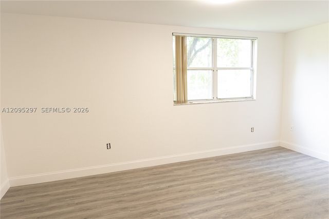 8225 Lake Dr 203, Doral, FL 33166