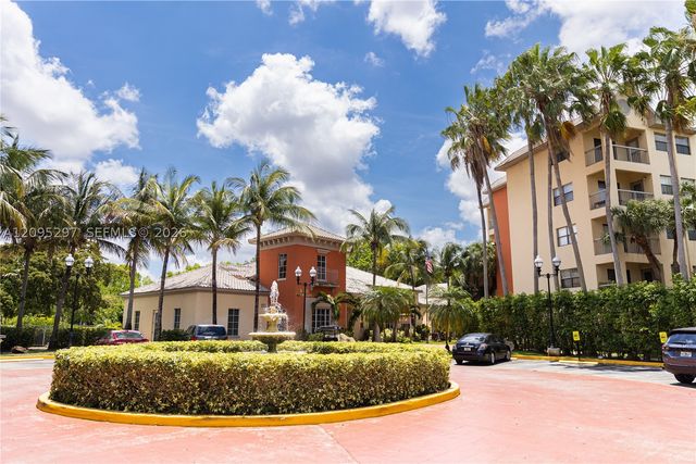 8225 Lake Dr 203, Doral, FL 33166