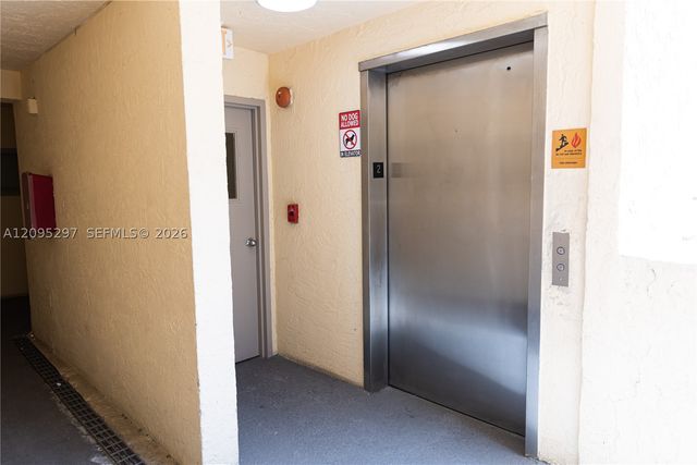 8225 Lake Dr 203, Doral, FL 33166