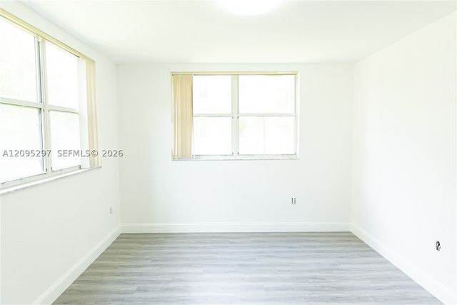 8225 Lake Dr 203, Doral, FL 33166