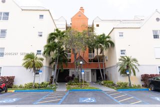 8225 Lake Dr 203, Doral, FL 33166