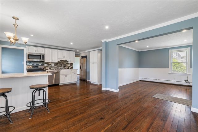 11 Everett Ave, Webster, MA 01570